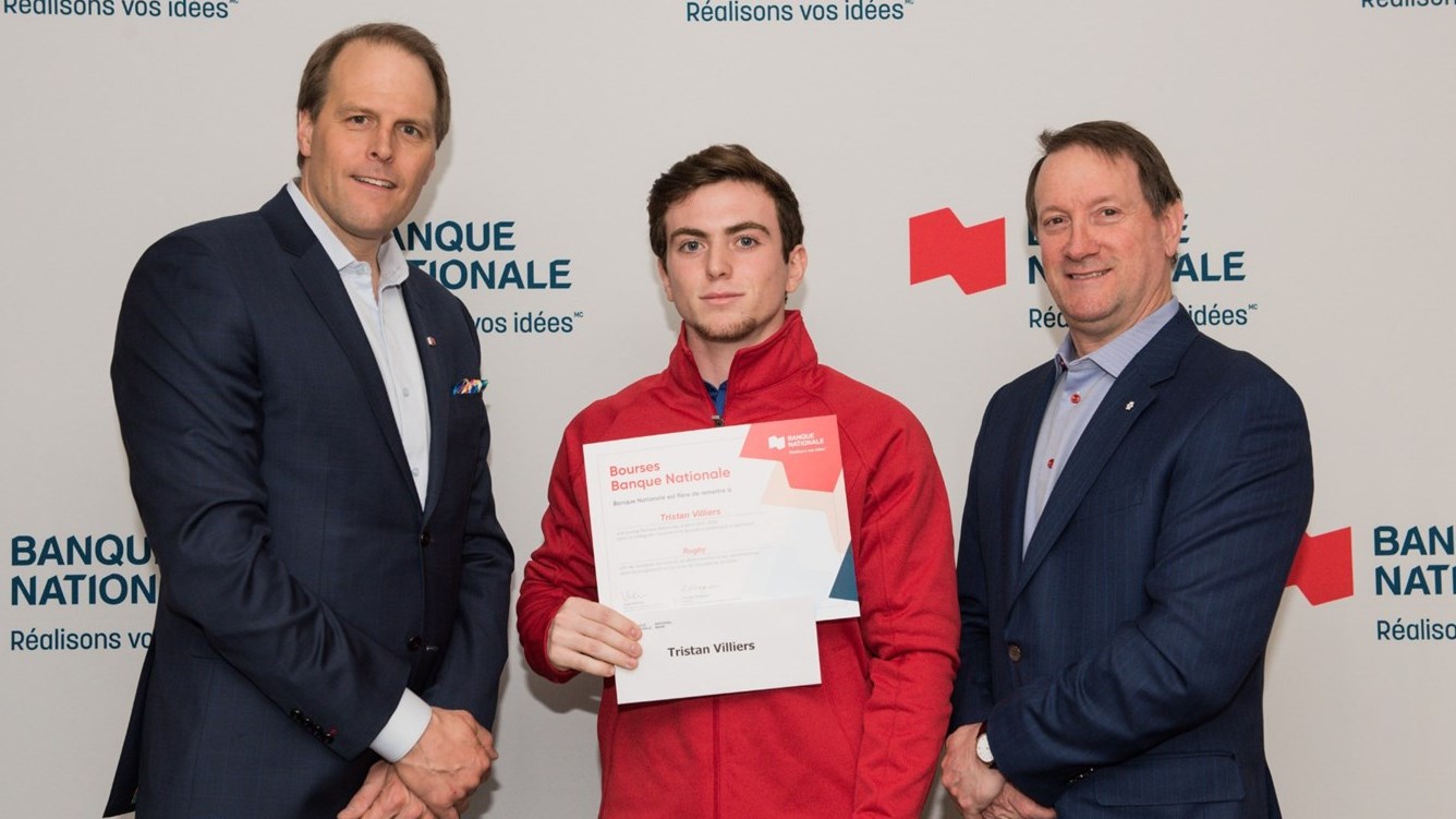 Tristan Villiers nouveau récipiendaire de la Bourse de soutien à la réussite académique et sportive