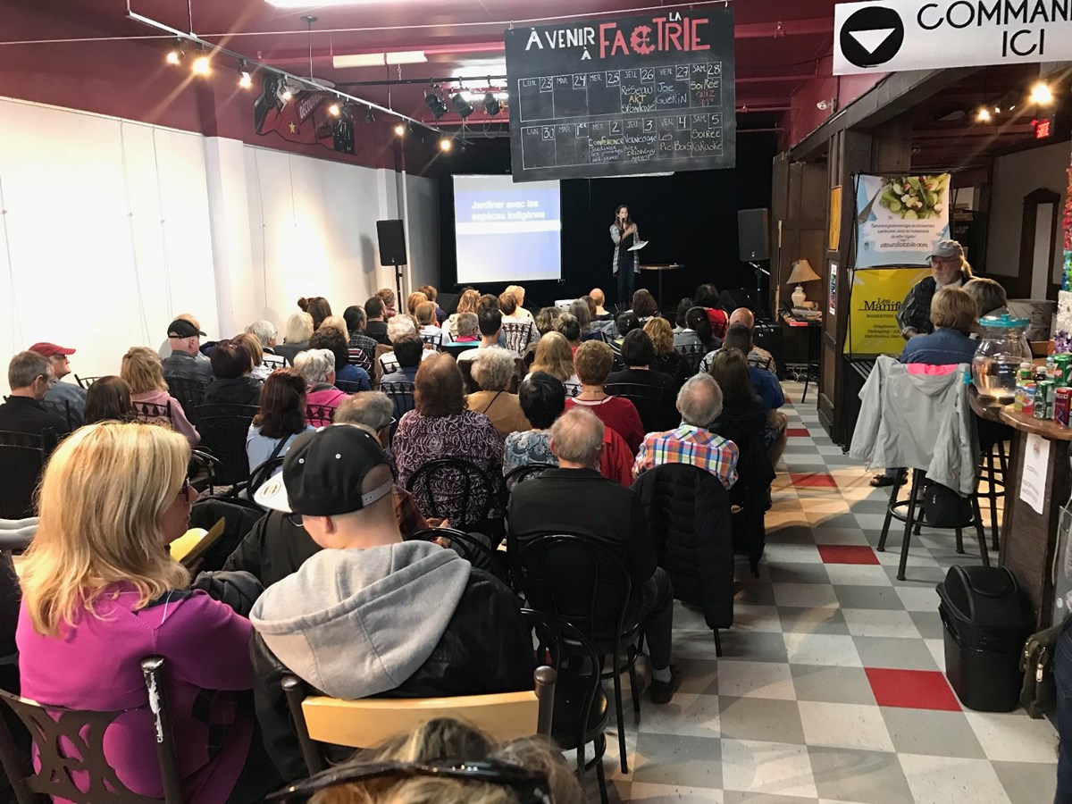 Une salle pleine à craquer pour la 1re conférence des Rendez-vous citoyens