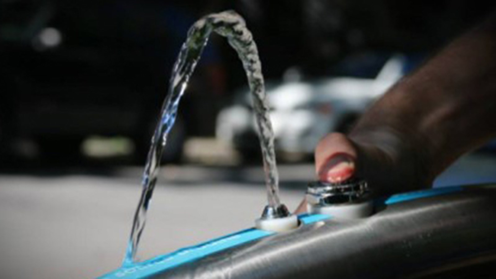 Une borne fontaine pas comme les autres fait son apparition à Salaberry-de-Valleyfield  
