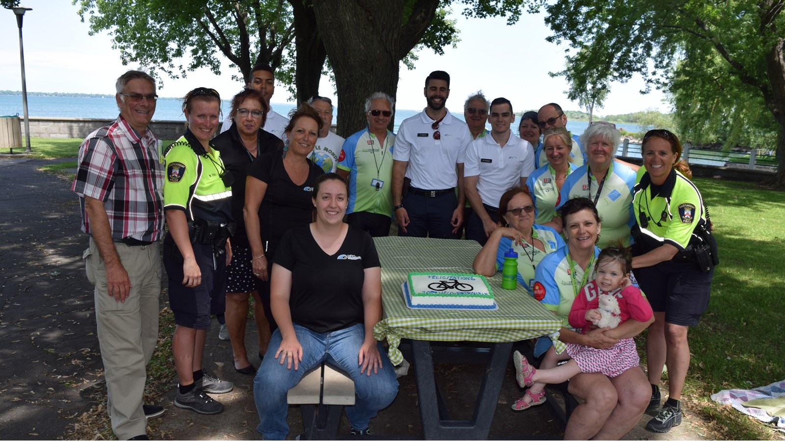 Les membres actuels de la vélo-patrouille. 