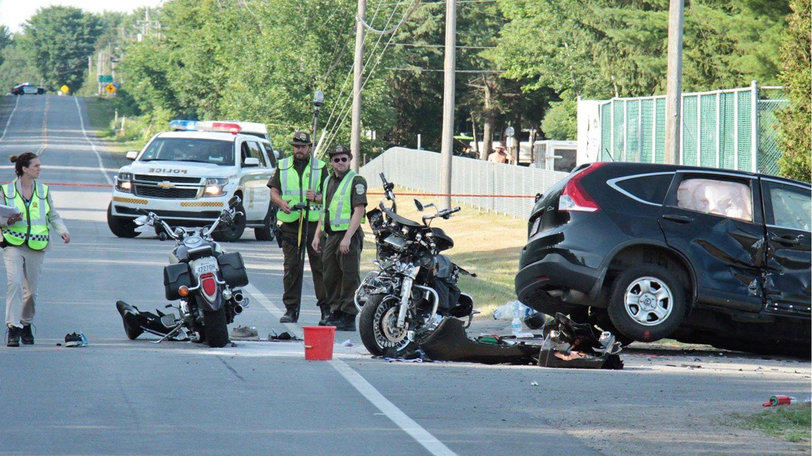 Une collision entre une voiture et deux motos fait un mort et un blessé grave