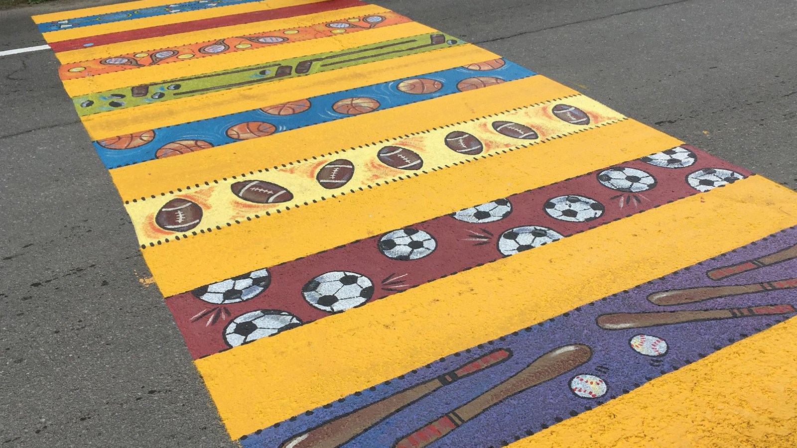 Une traverse de rue a été peinte à Saint-Étienne-de-Beauharnois plus tôt cet été dans le cadre de la campagne Bon pied, bon oeil.