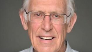 Louis Bruneau, ingénieur physicien, a enseigné la physique au secondaire et au collégial. Depuis sa retraite, il pratique le Taekwondo, puis le Taichi et le Qigong.