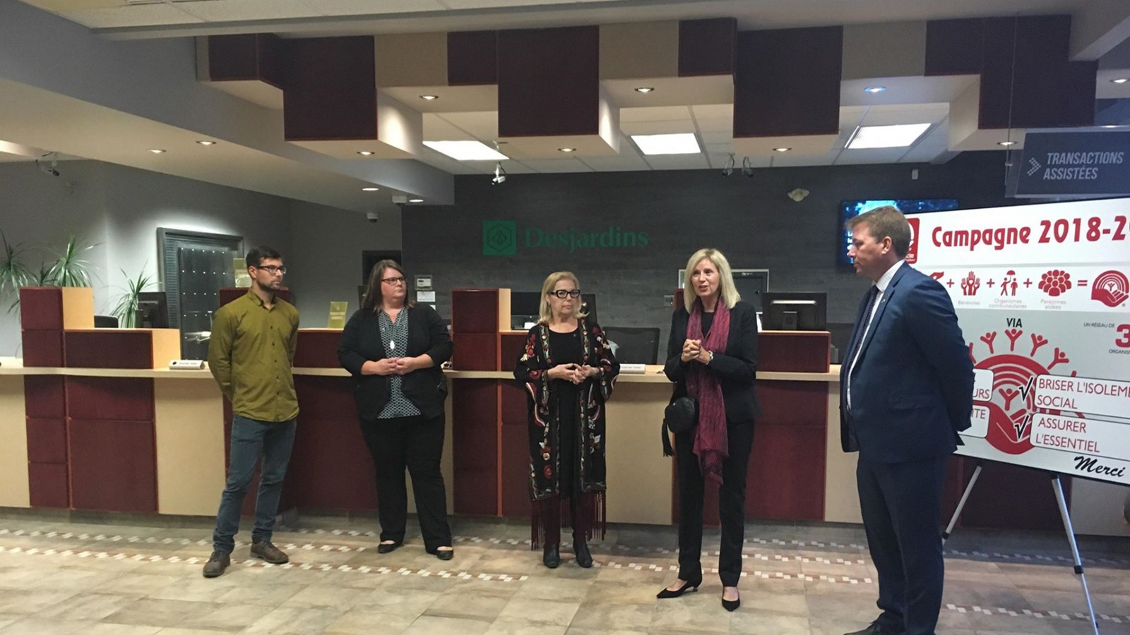 Étienne Marchand (à gauche), directeur de la Maison des jeunes de Beauharnois et Christine Lavoie, directrice du Coin du partage de Beauharnois se sont joints aux intervenants pour témoigner du support inestimable de Centraide Sud-Ouest pour les organismes de la région. 