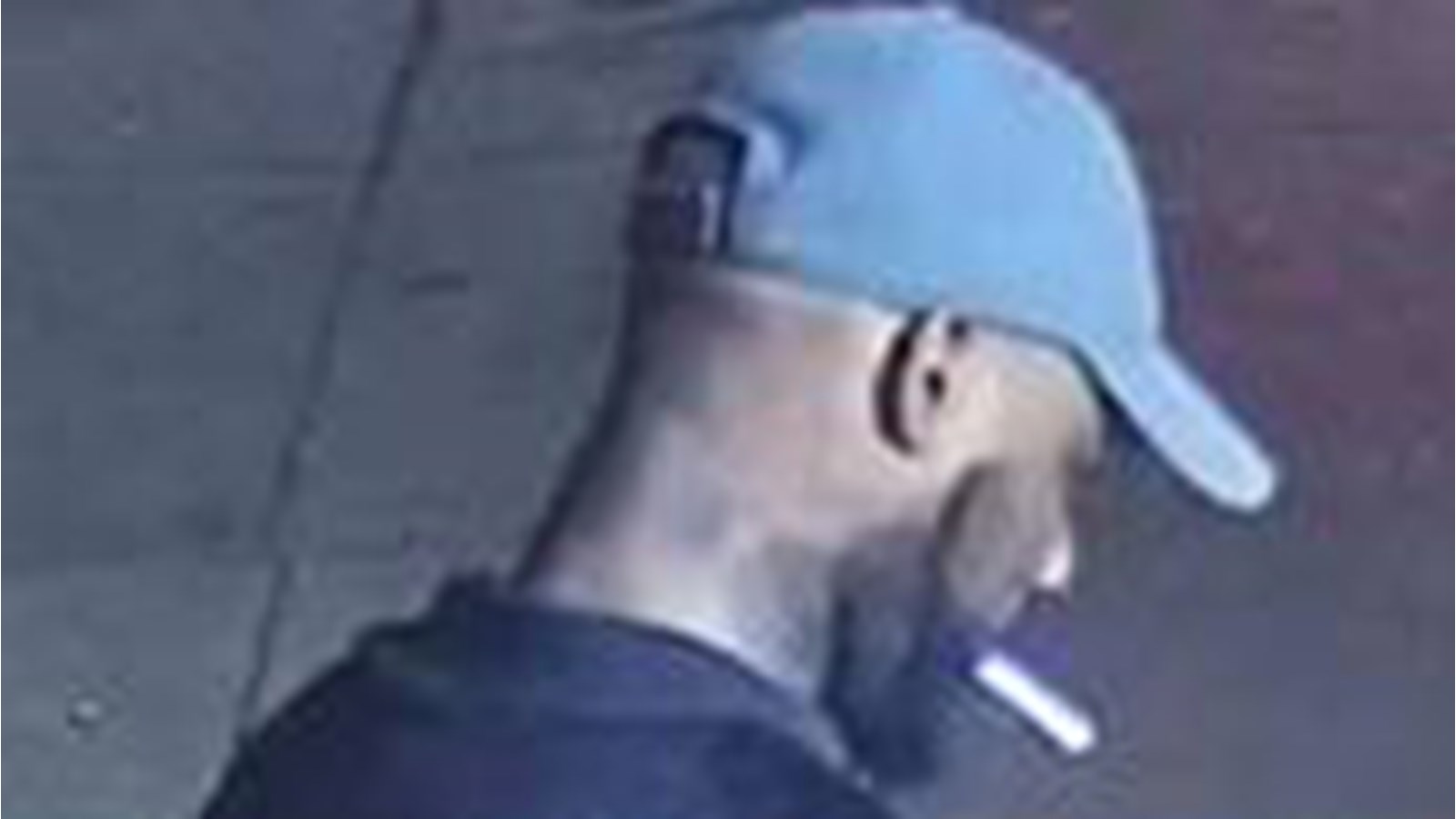 Voie de fait suivi d'un délit de fuite : le SPVM cherche à identifier deux suspects