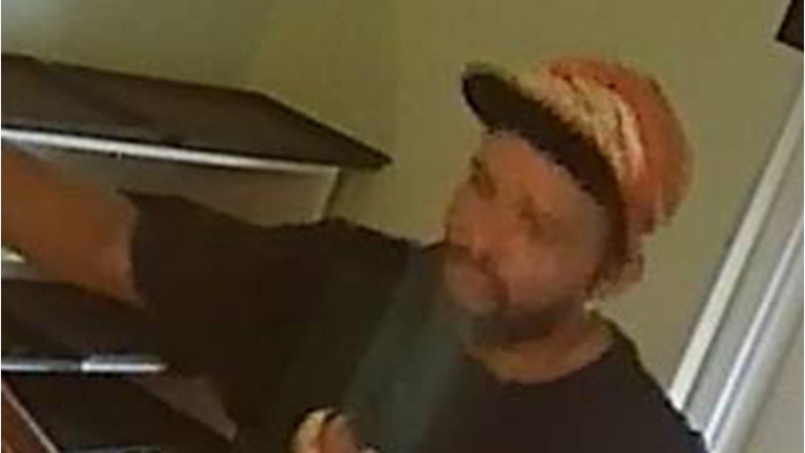 Deux suspects de vol monétaire dans une mosquée sont recherchés