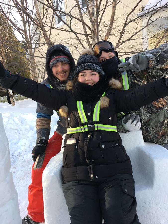Concours intercollégial de sculpture sur neige : le Collège de Valleyfield en compétition
