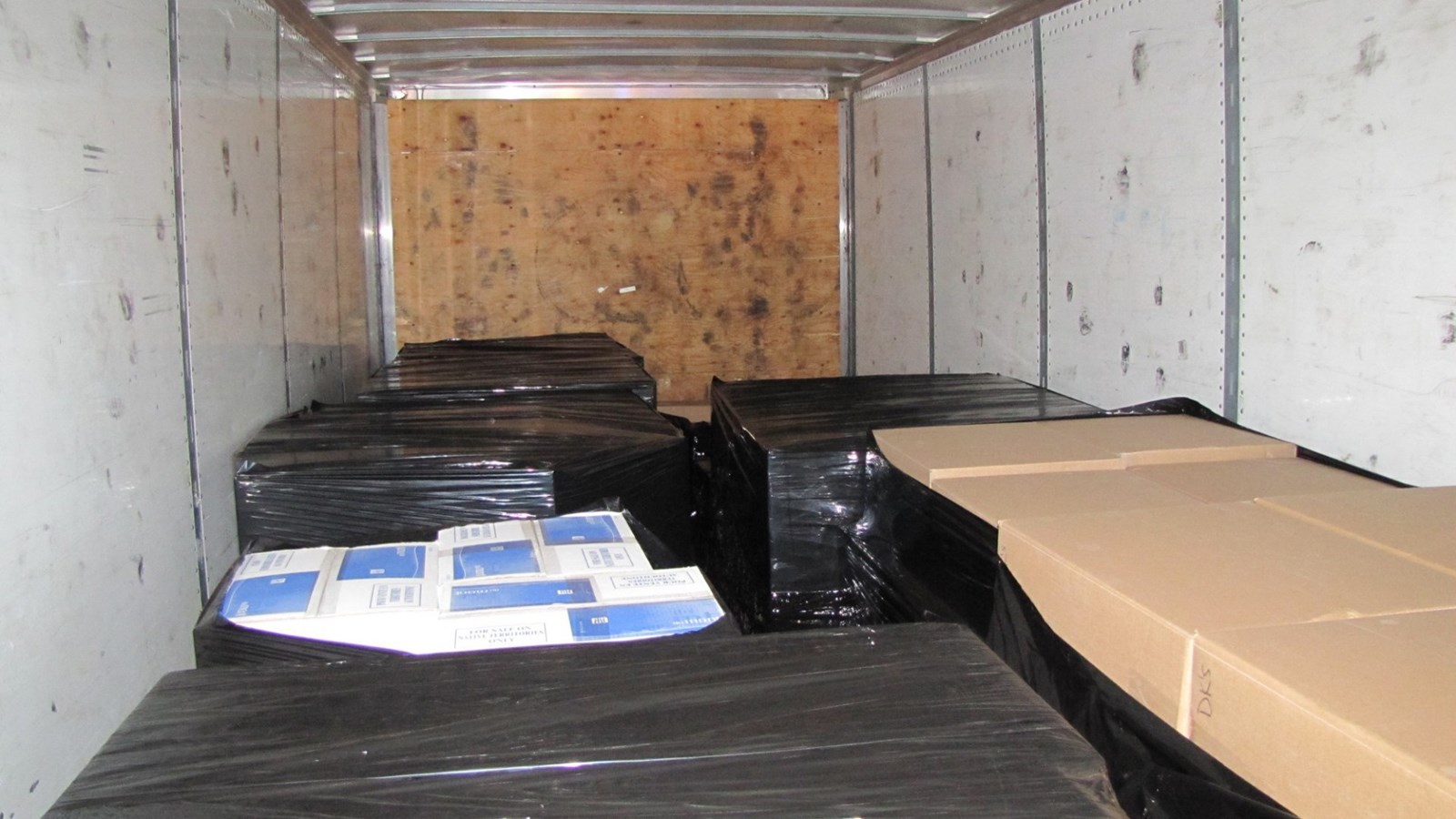 La GRC épingle cinq trafiquants illicite de tabac à Sainte-Anne-du-Sault