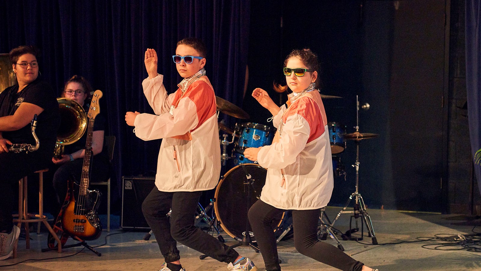 Le duo Popping formé d'Alycia Arévalo et de Jesse Beaudry-Coté a livré une performance au cours de la cérémonie de remise.