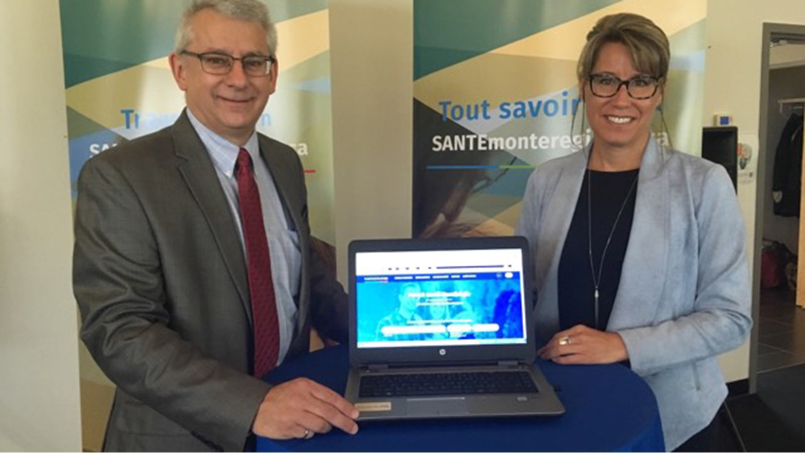 Yves Masse et Cynthia Paquet invitent les usagers du CISSSMO à se rendre sur la plateforme web pour prendre rendez-vous, découvrir une ressource près de chez eux ou trouver de l'information pertinente.