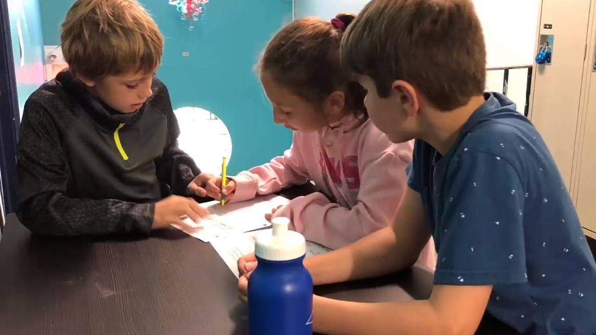 Pour sa part, les écoles de Saint-Martine et Notre-Dame-de-l’Assomption ( Saint-Stanislas-de-Kostka) ont mis la main sur la mention d’honneur pour le volet Innovation pédagogique pour les projets « Le journal voyageur » et « Journal du voyageur. » 