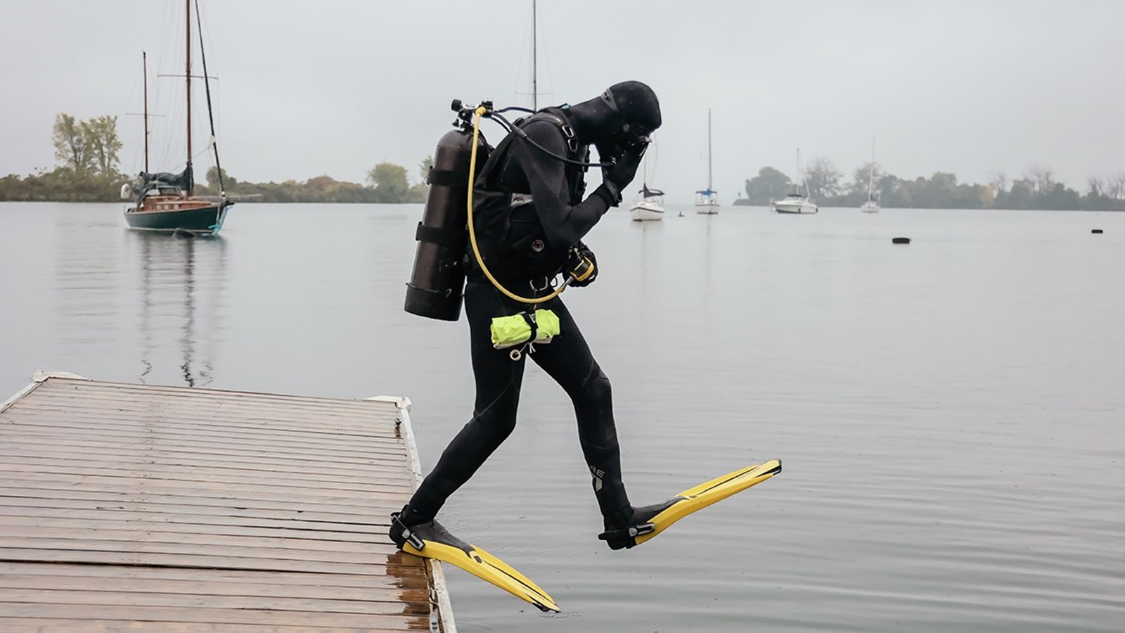 Nettoyer les cours d'eau pour créer des oeuvres d'arts uniques