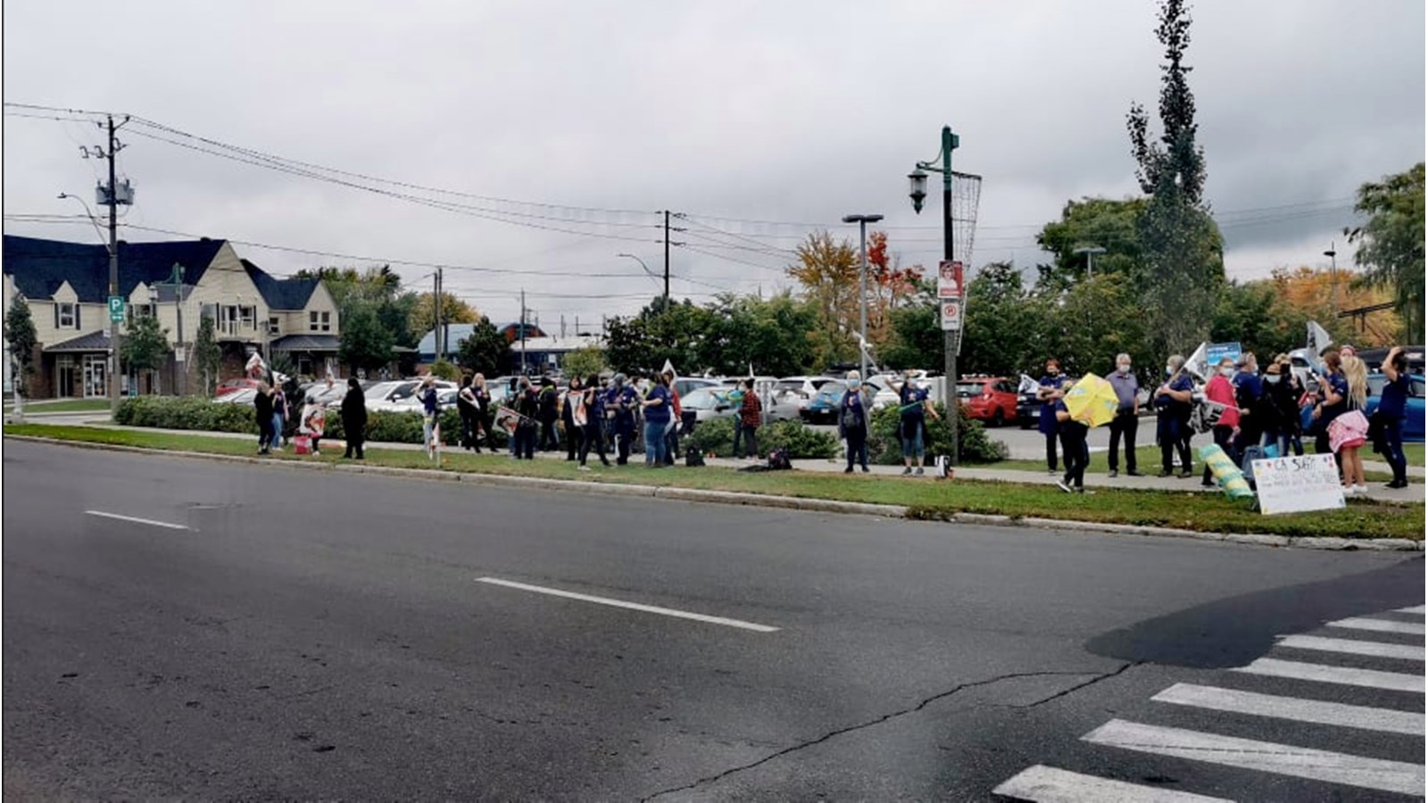 Le personnel de trois CPE de Salaberry-de-Valleyfield fait la grève