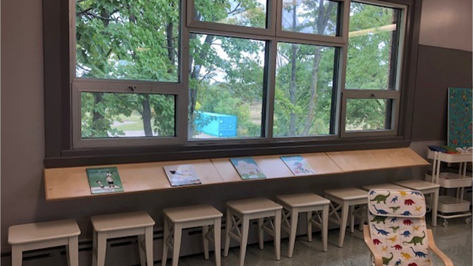 Inauguration d'une nouvelle bibliothèque à l'école primaire Saint-Paul de Beauharnois