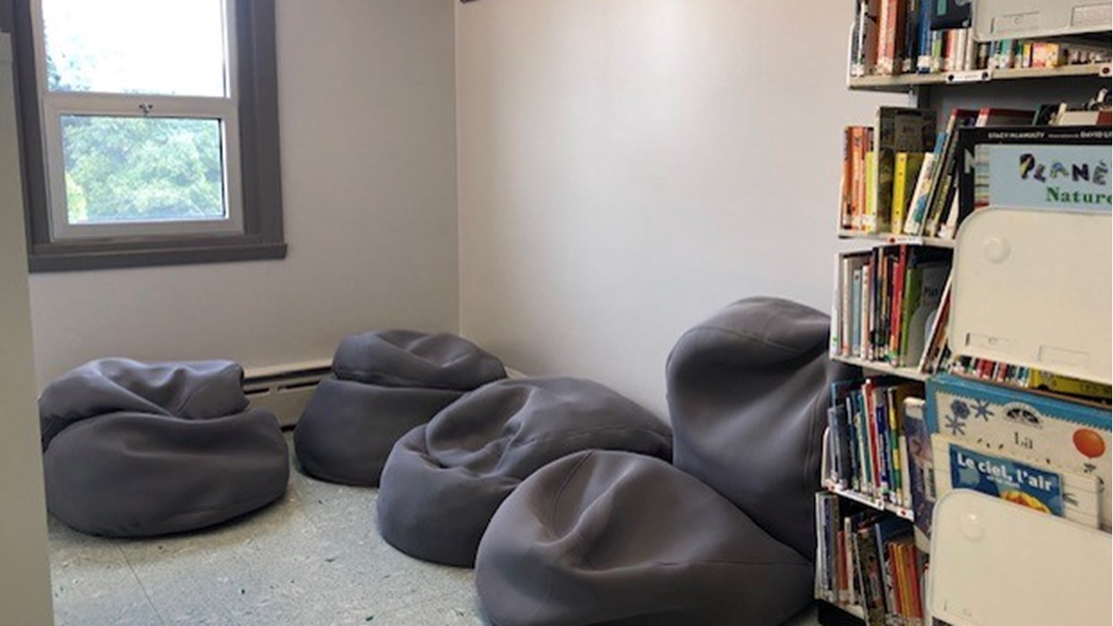 Inauguration d'une nouvelle bibliothèque à l'école primaire Saint-Paul de Beauharnois