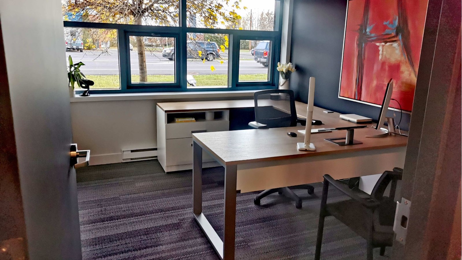 Plusieurs bureaux sont offerts en location pour les intéressés