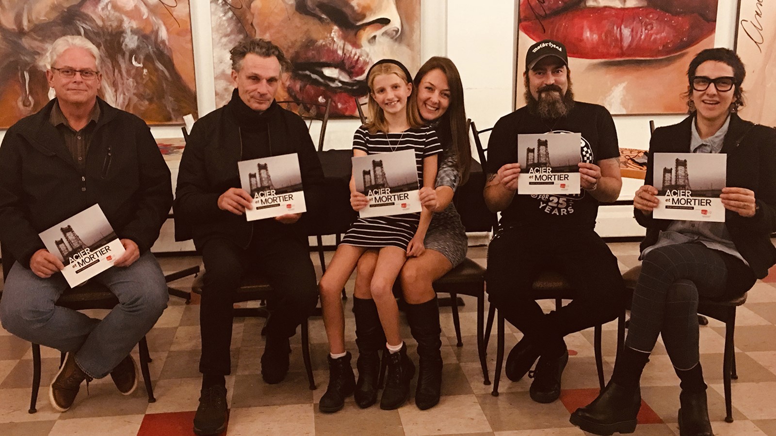 La photo regroupe des photographes qui ont participé au projet