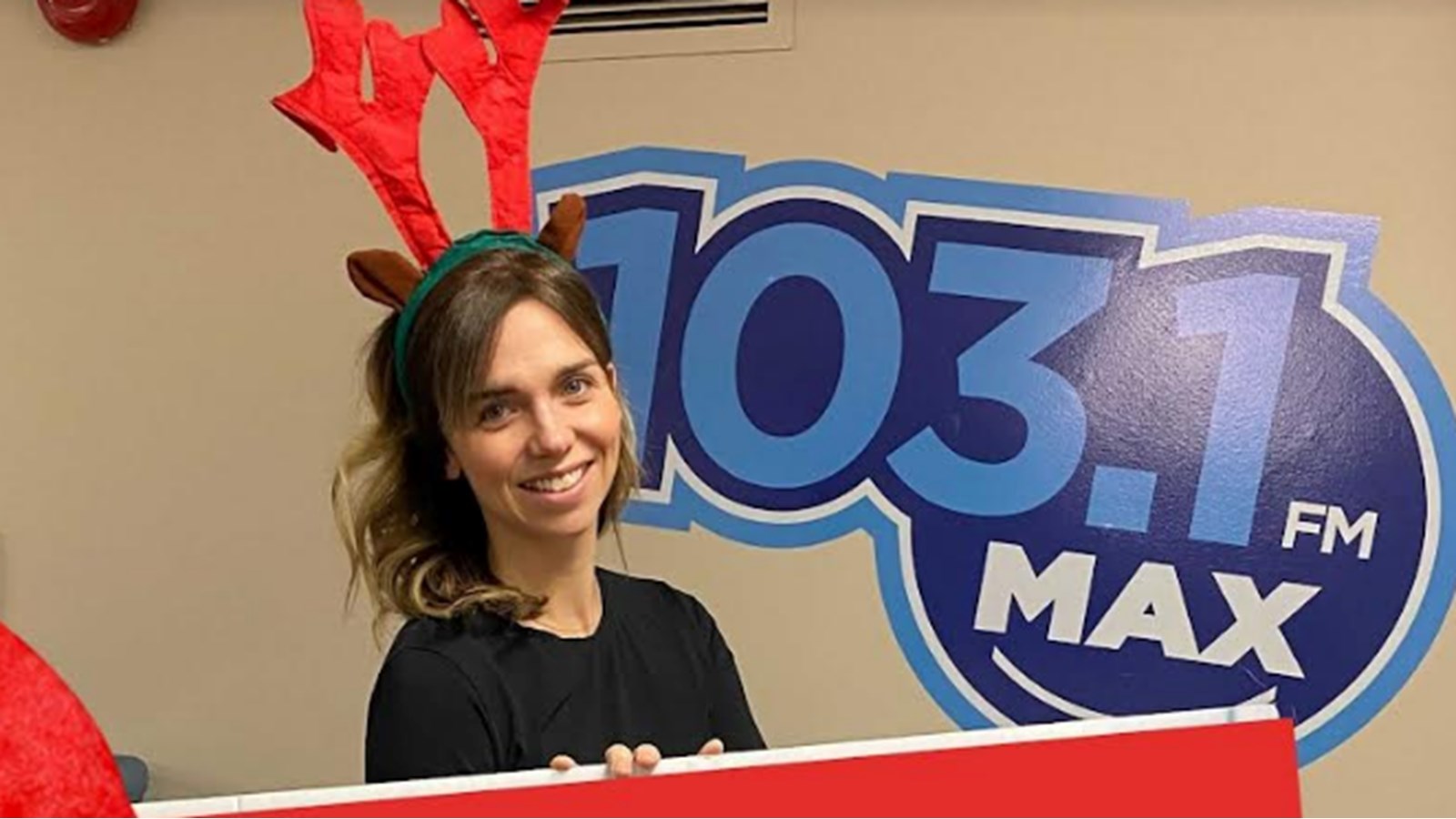 Michèle Cyr-Lemieux, la directrice de la Fondation de l'Hôpital du Suroît a participé activement au Radiothon de Noël