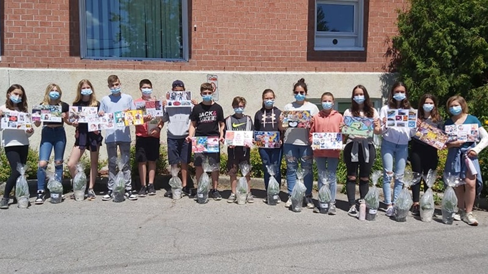 Les élèves de première année du secondaire de l'école Arthur-Pigeon ont participé au projet 