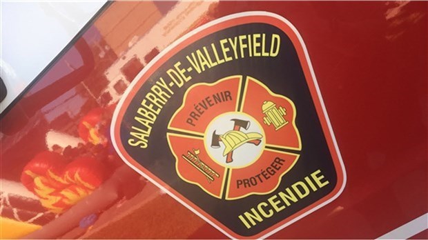 Un bâtiment résidentiel est la proie des flammes à Salaberry-de-Valleyfield