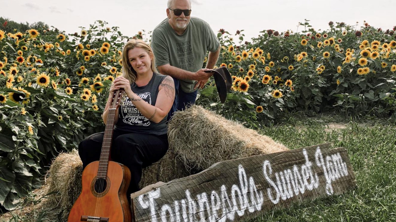 Le chansonnier québécois Denis Miron sera accompagné sur scène de Virginie Cummins