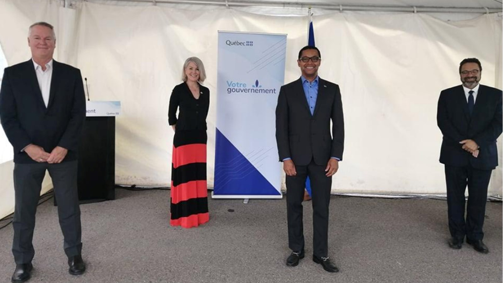 Sur la photo, de gauche à droite, Jean-Marc Ricard, directeur des programmes Déficiences au CISSS de la Montérégie-Ouest, MarieChantal Chassé, députée de Châteauguay, Lionel Carmant, ministre délégué à la santé et aux services sociaux et Philippe Gribeauval, président-directeur général du CISSS de la Montérégie-Ouest
