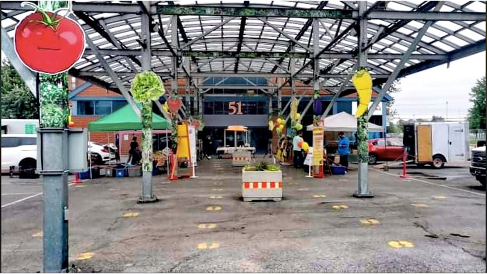 Illusionniste, food truck et produits frais au Marché public régional
