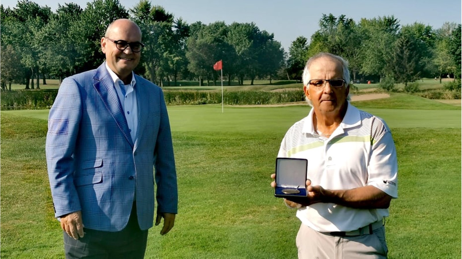 Claude Reid prend la pose avec Luc Trépanier