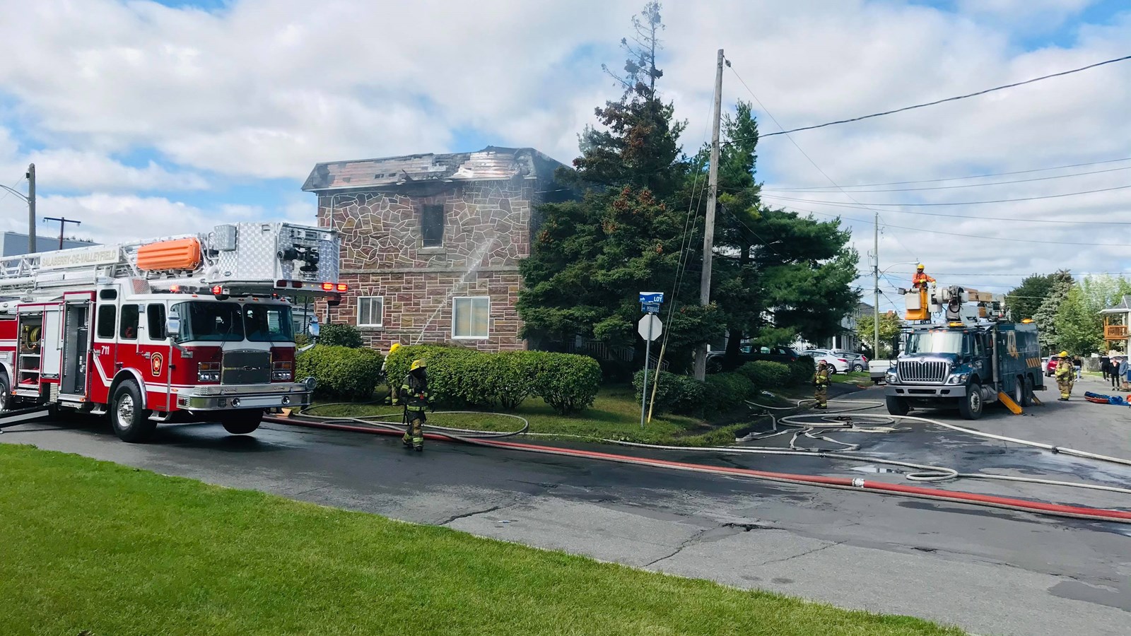 Un incendie possiblement de nature criminelle fait des ravages sur la rue Perreault