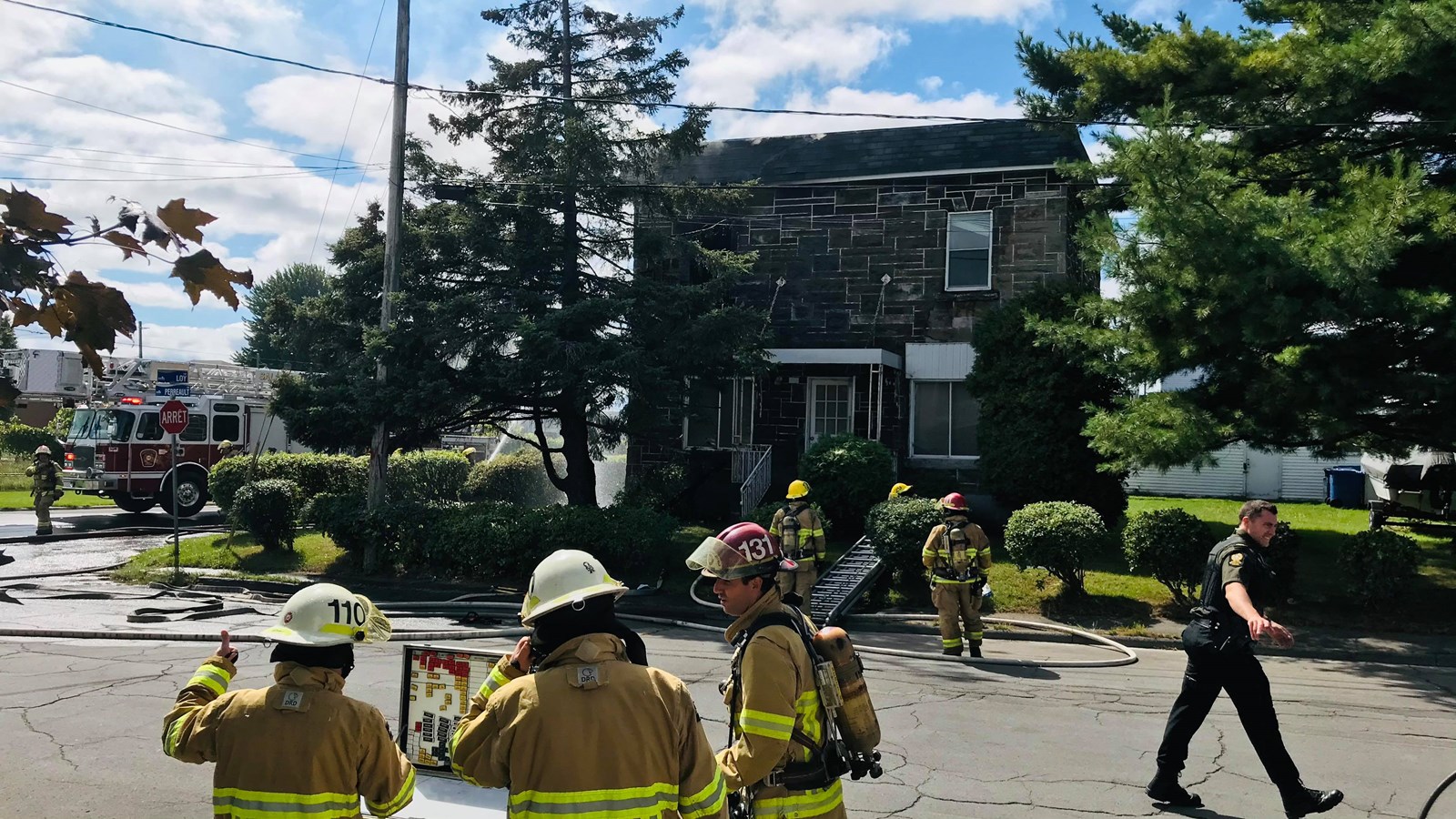 Un incendie possiblement de nature criminelle fait des ravages sur la rue Perreault