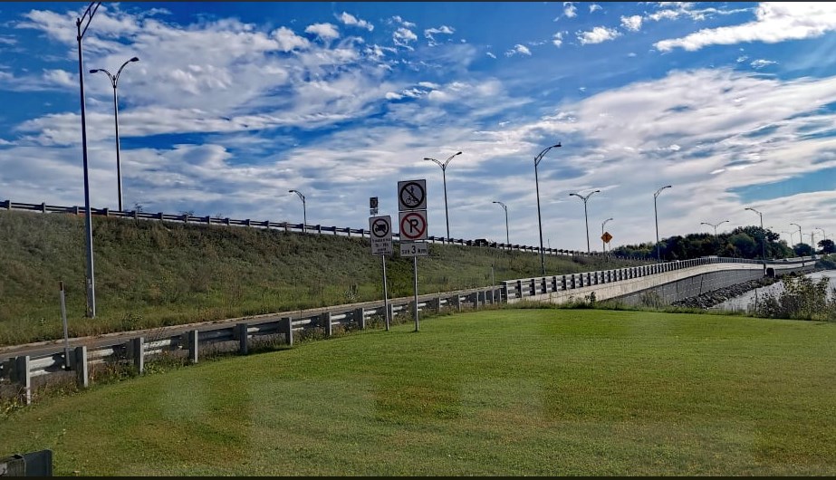 Entrave en place sur le pont Mgr-Langlois