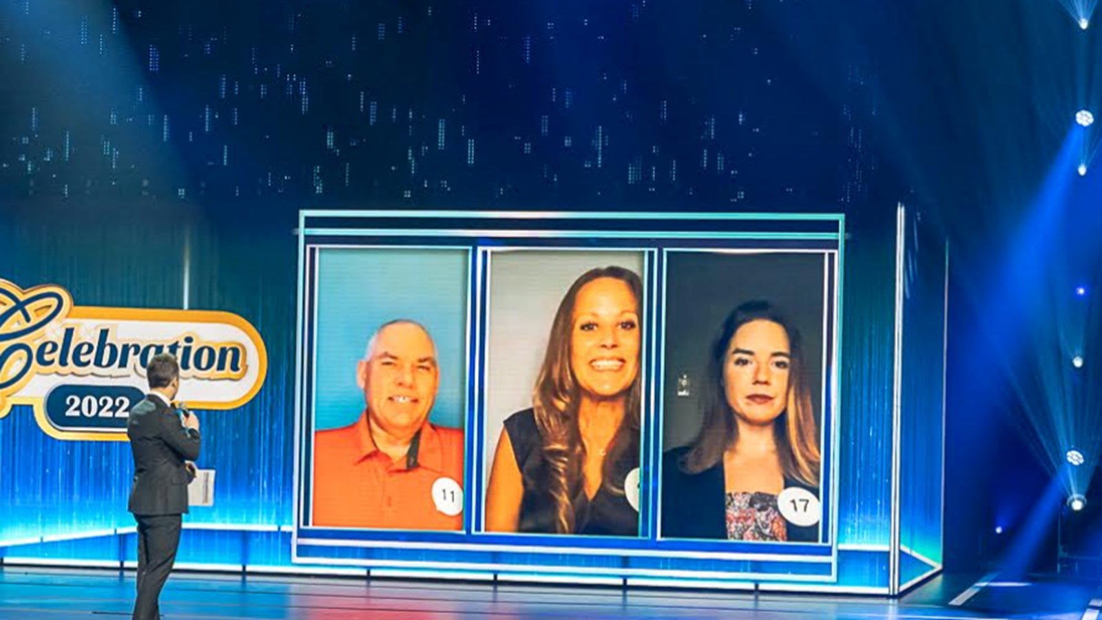 À l’écran, les trois finalistes : Mario Moniqui, Wendy Larose et Isabelle Le Siege avant l'attribution des lots