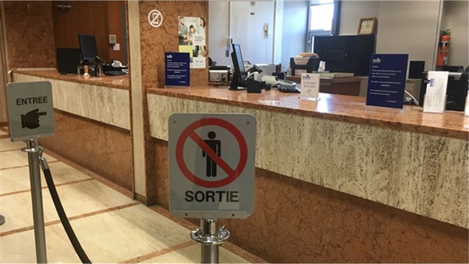 Le comptoir de la perception des taxes qui prend place à la mairie de Salaberry-de-Valleyfield demeure ouvert sur rendez-vous