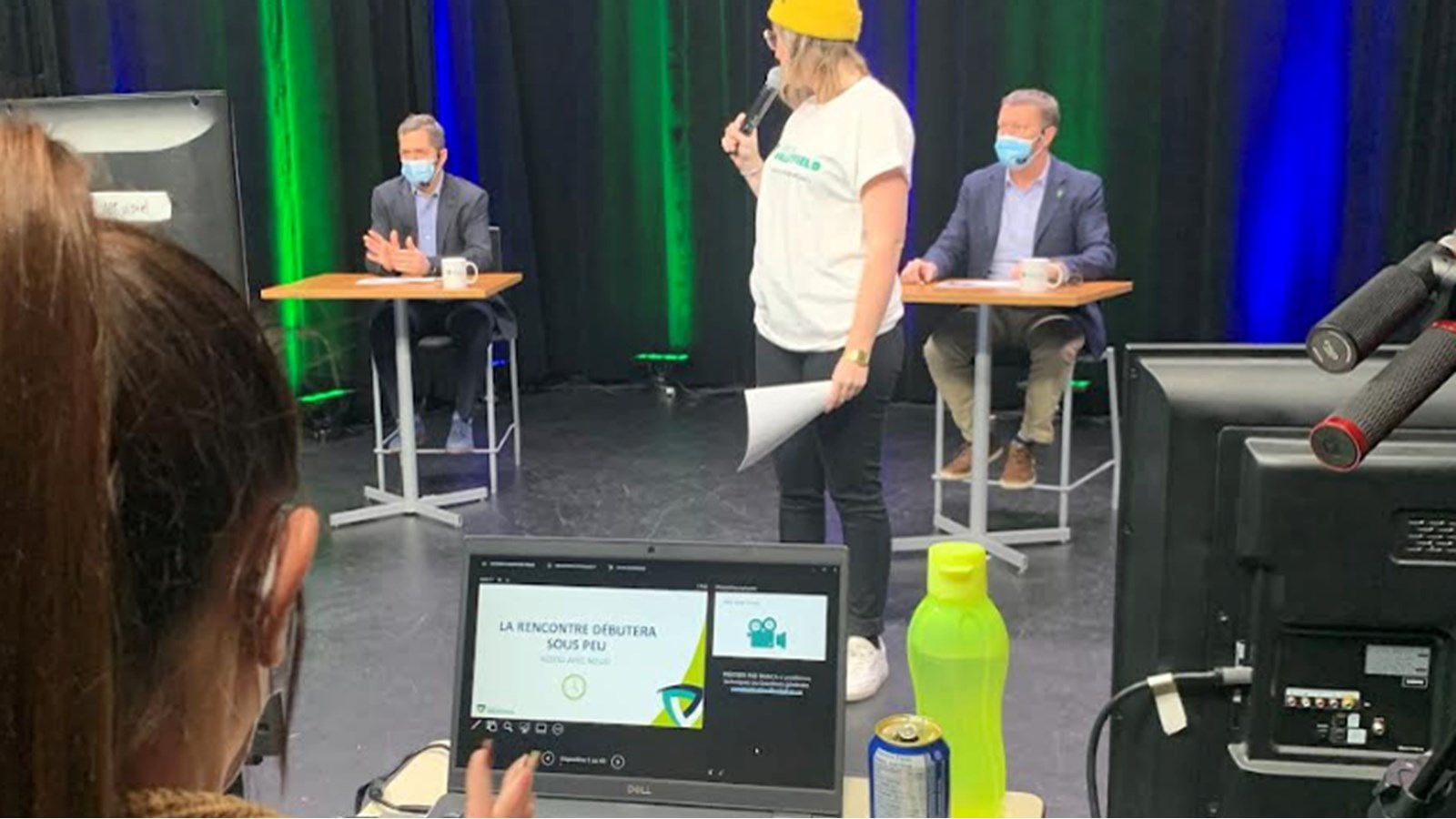 Éric Tessier, directeur des affaires étudiantes du Cégep de Valleyfield / Marc Rémillard, directeur général du Cégep de Valleyfield / Bianca Leblanc, animatrice de la soirée et technicienne en loisirs au Cégep de Valleyfield