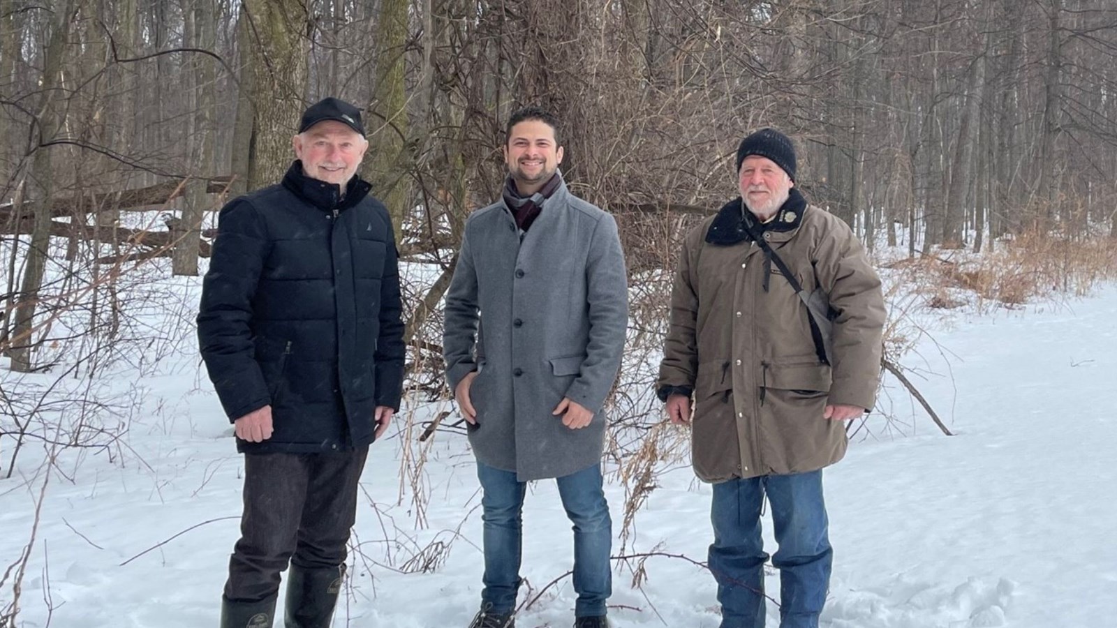 De gauche à droite : Jean-Luc Génier administrateur de C.I.E.L., Miguel Lemieux, maire de Salaberry-de-Valleyfield, Jean-Marie Latreille, président de C.I.E.L.
