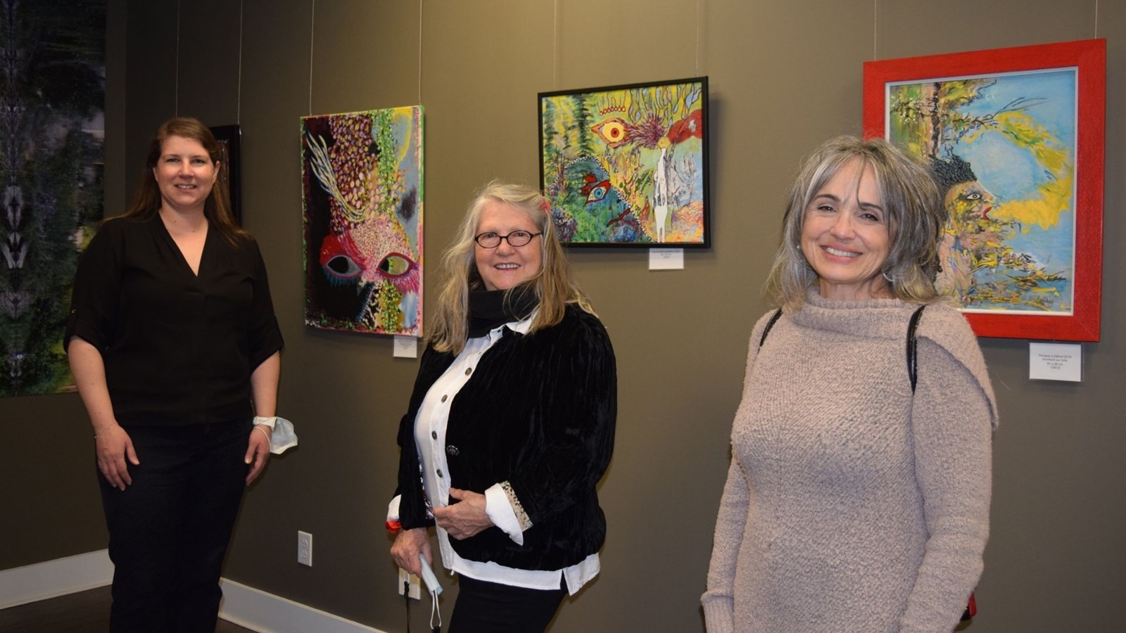 Catherine Parent, coodonnatrice au développement culturel à la MRC de Beauharnois-Salaberry, l’artiste Louise Page, ainsi qu’Éveline Boulanger, membre du Conseil de la Culture de la MRC