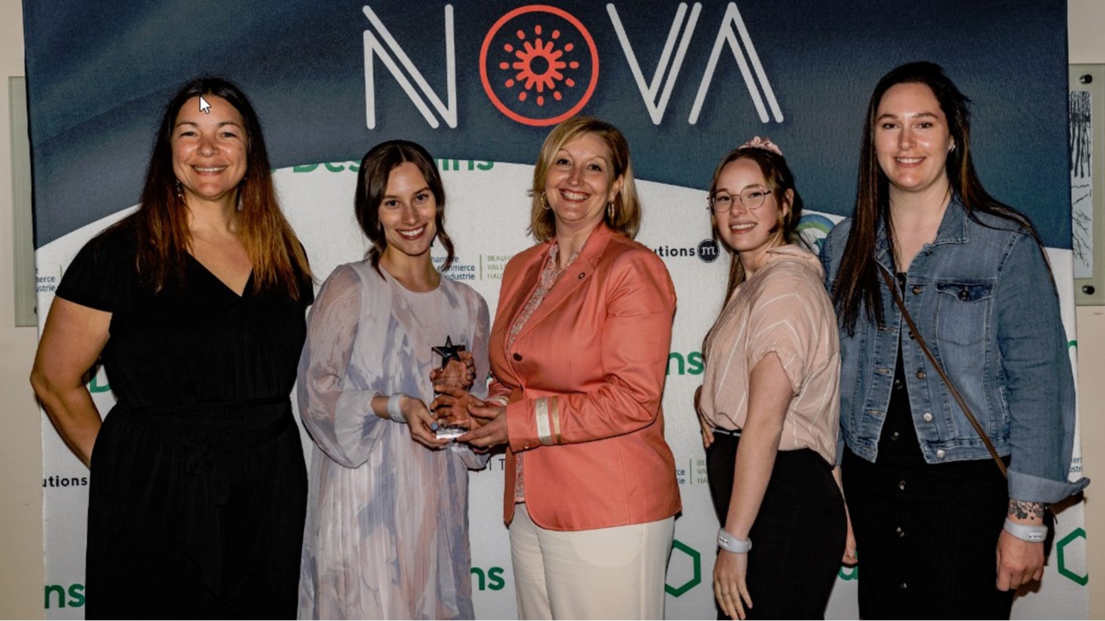 Cérémonie NOVA: souligner la résilience des entreprises d'ici avec un trophée