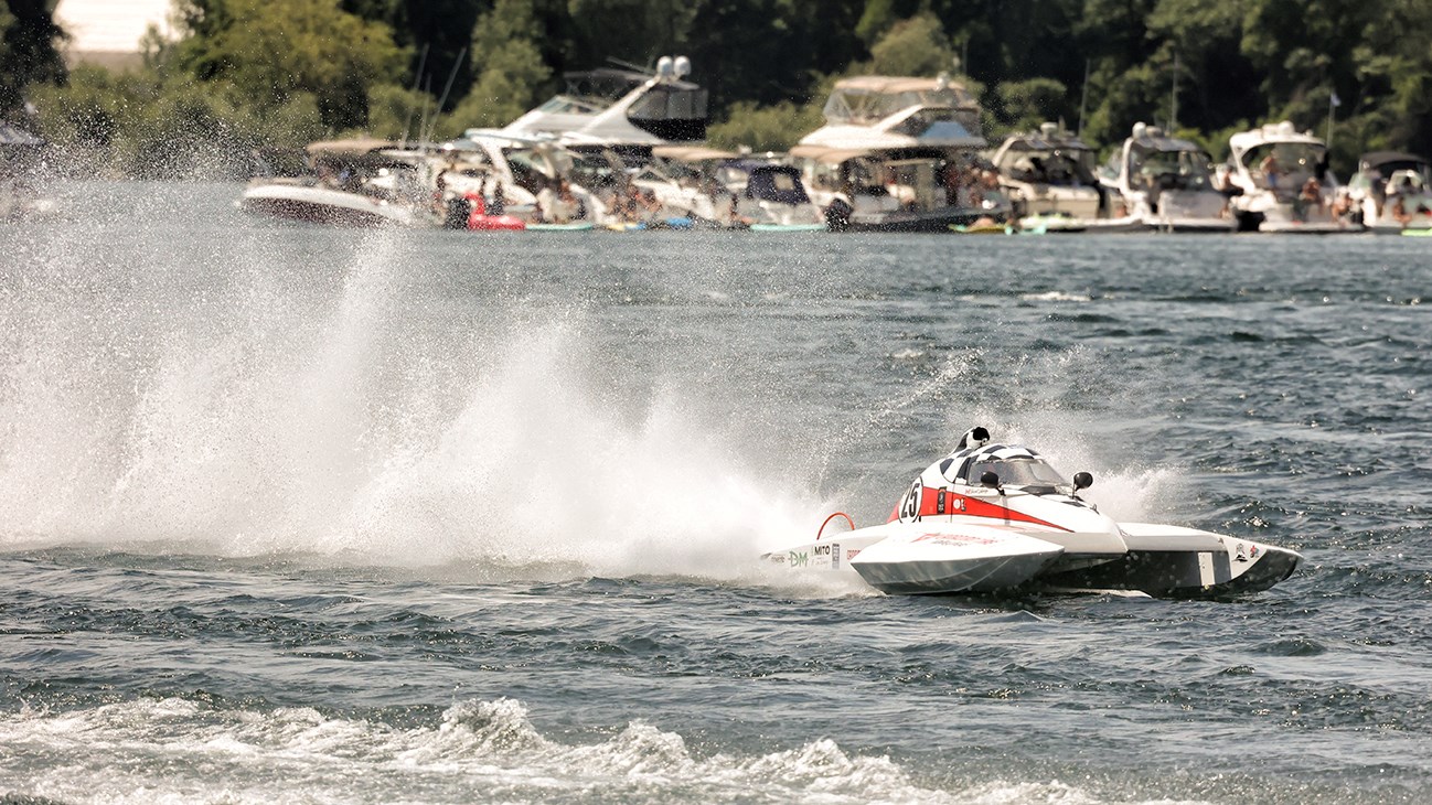 En images: Une deuxième journée de courses enlevantes