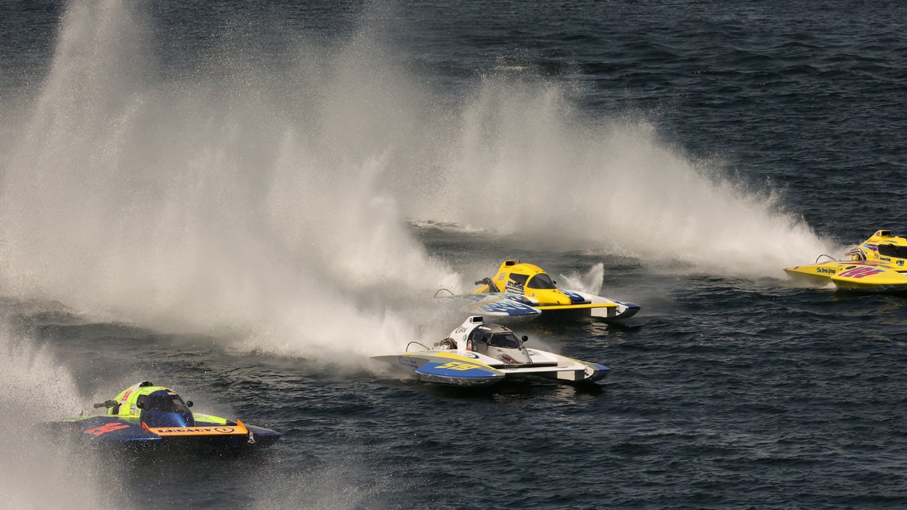 En images: Une deuxième journée de courses enlevantes