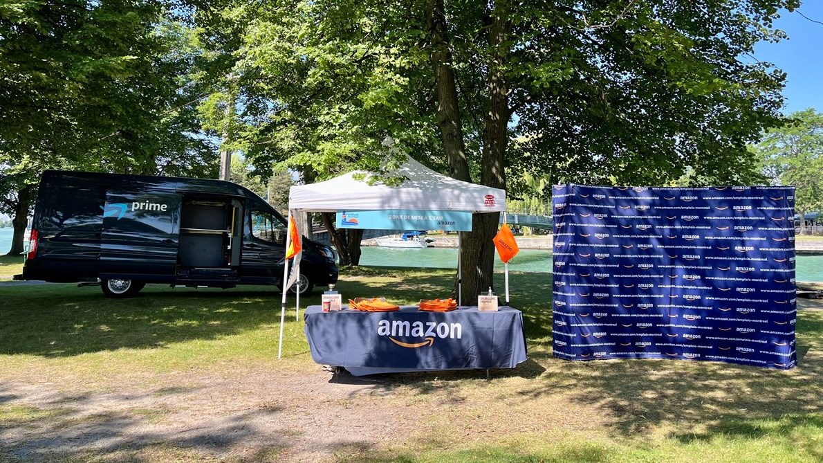 Amazon remet 10 000$ au Festival nautique