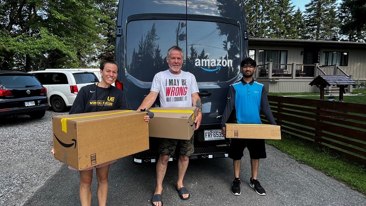 Amazon remet 10 000$ au Festival nautique