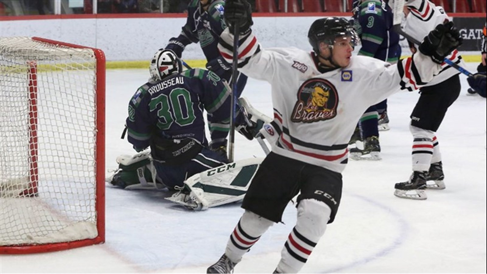 Les Braves de Valleyfield renouent avec la glace