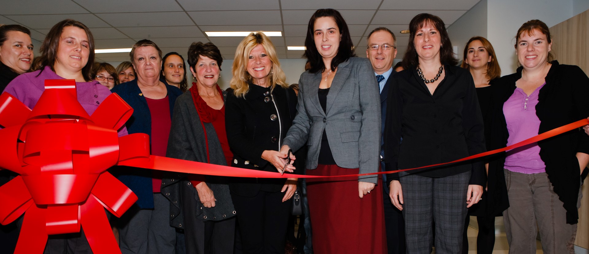Plusieurs dignitaires et invités était présents au CPE Plaisir d'enfant pour souligner l'ouverture officielle de la troisième installation de cet établissement carignanois.(Photo : Patrick Maher)