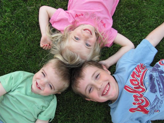 Julien, Emma et Mathias Côté