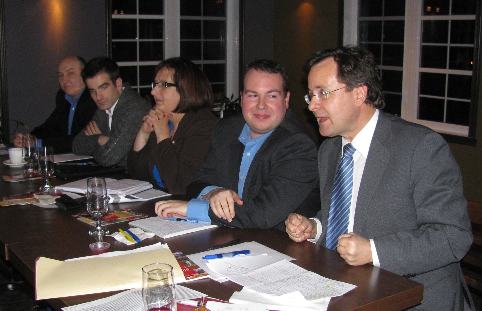 Les députés à la Chambre des Communes, Tarik Brahmi (Saint-Jean) et Matthew Dubé (Chambly-Borduas) et les députés à l’Assemblée nationale, Marie Bouillé (Iberville) Dave Turcotte (Saint-Jean) et Bertrand St-Arnaud (Chambly). (Photo : Courtoisie)