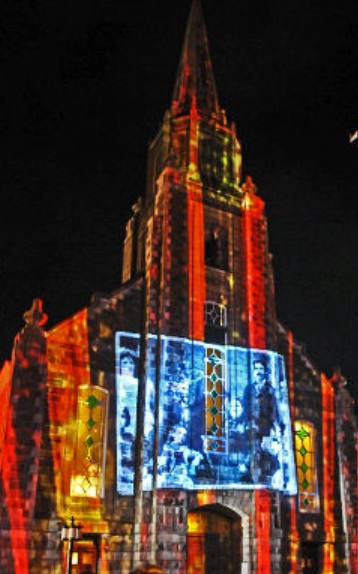 Le spectacle son et lumière présenté par le producteur Mario Allaire a ébloui plusieurs spectateurs.