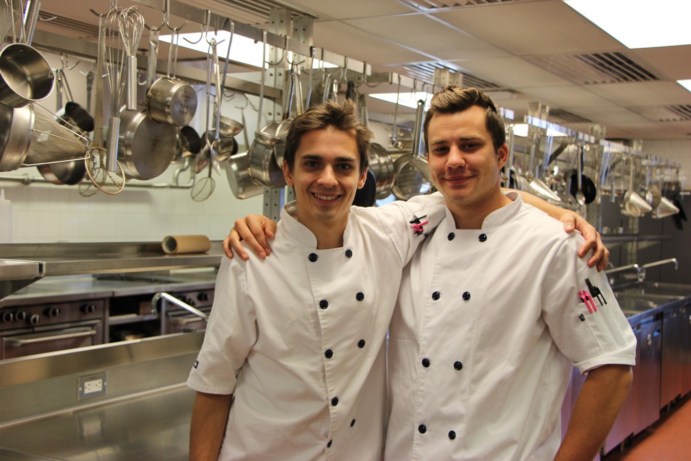 Maxime Ward et Raphaël Robert, coéquipiers pour le Concours de la relève culinaire Le Porc Show.