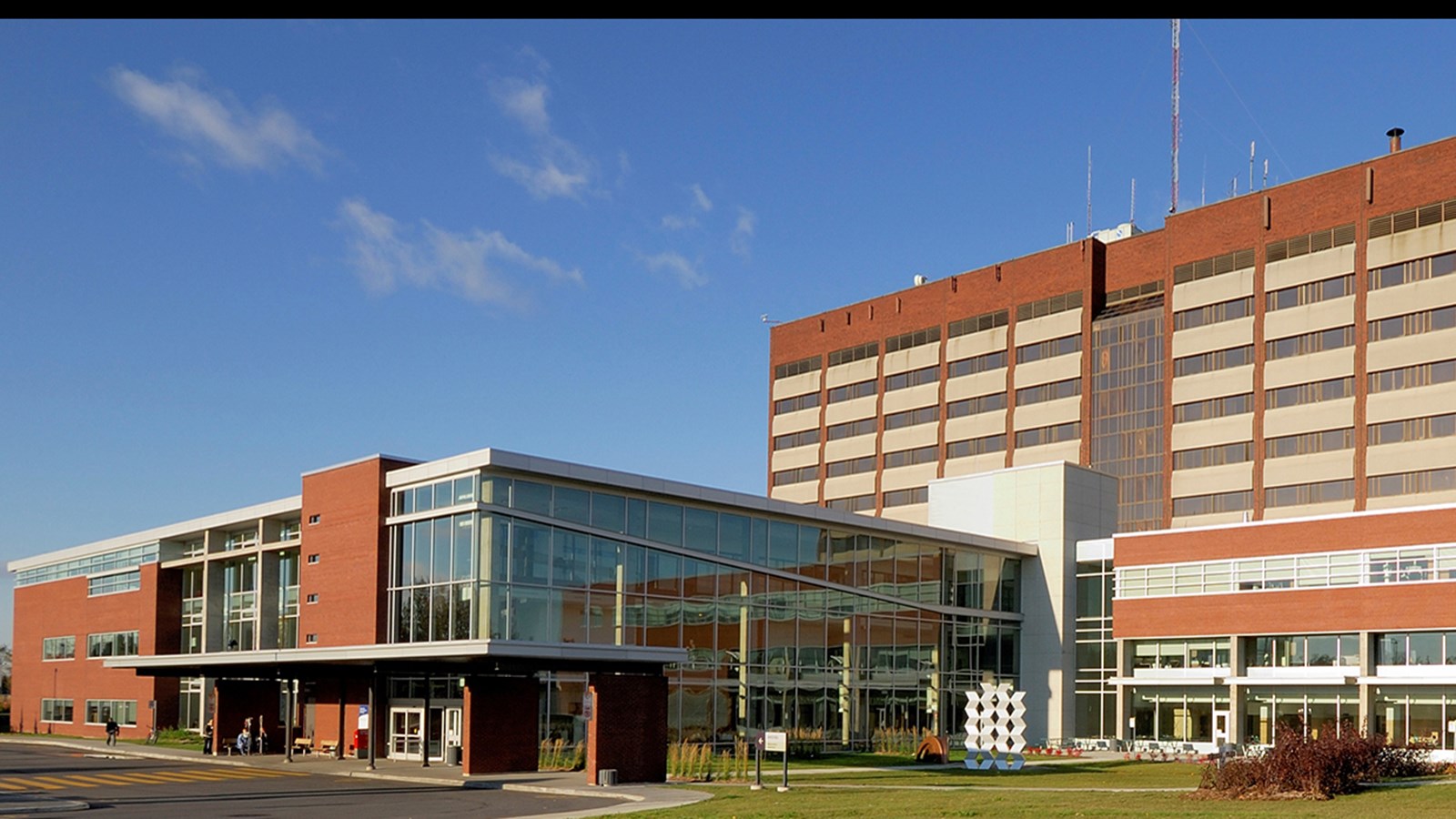 Situé dans l’arrondissement du Vieux-Longueuil, l’Hôpital Pierre-Boucher fait partie du Centre intégré de santé et de services sociaux (CISSS) de la Montérégie-Est