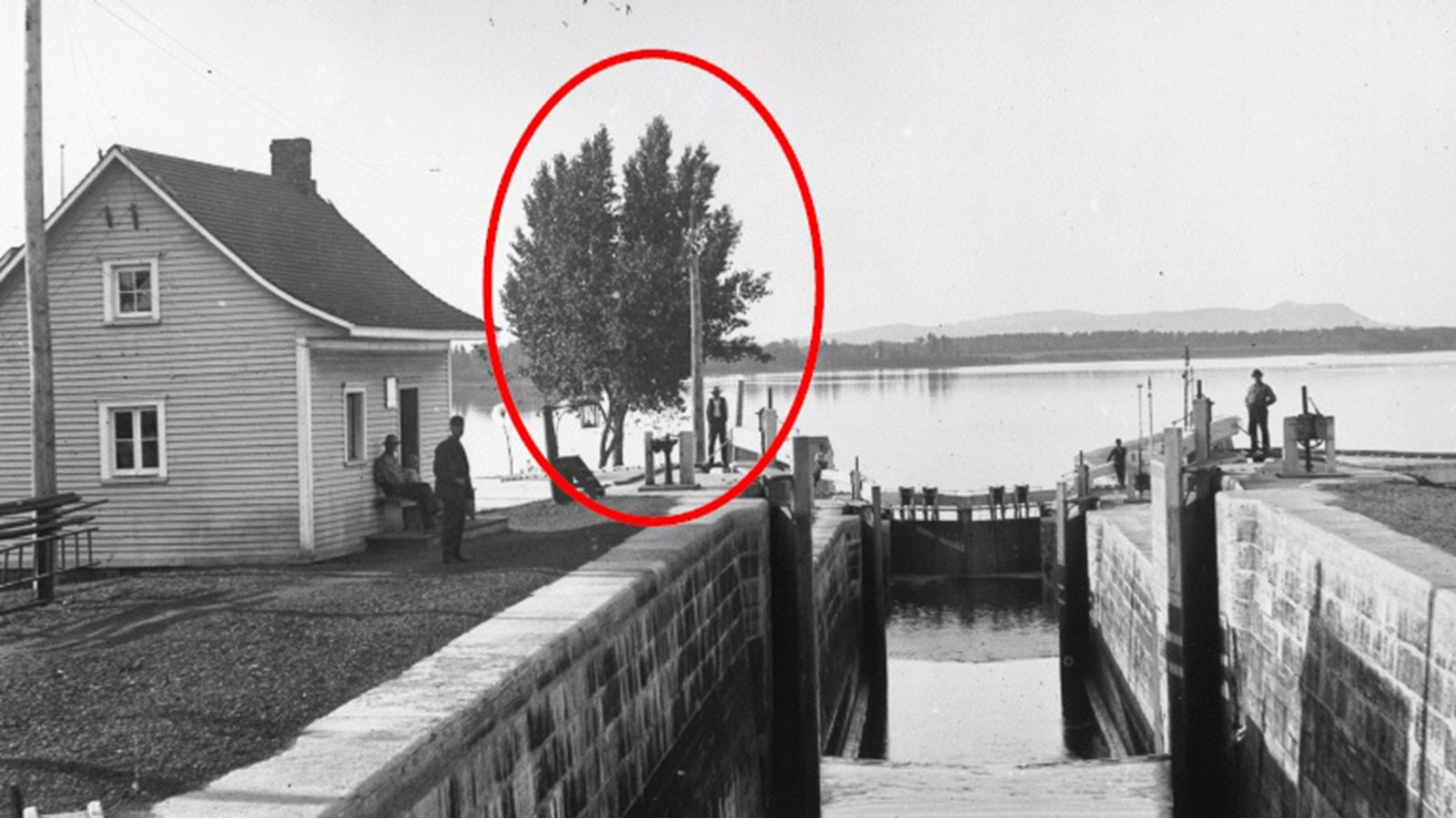 Son âge est estimé à plus de 125 ans comme en témoigne cette photo prise en 1904