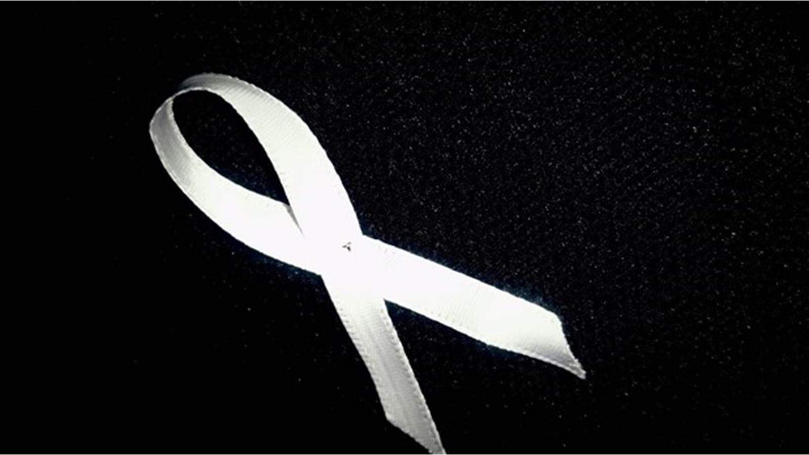 Le ruban blanc est porté pendant douze jours, entre le 25 novembre et le 6 décembre de chaque année en lien avec la violence faite aux femmes